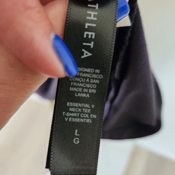 Athleta Essential V Neck Tee Size Large Black Short Sleeve - Picture 7 of 8